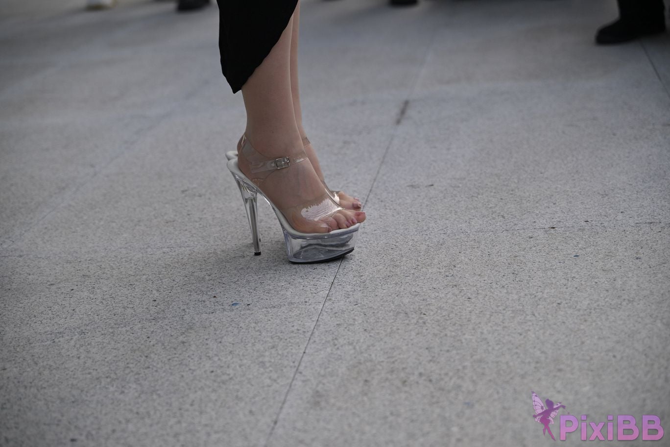 Featured Street Photography Works No.5459 Beautiful legs and feet PixiBB.COM 124