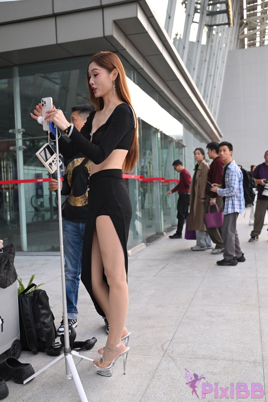 Featured Street Photography Works No.5459 Beautiful legs and feet PixiBB.COM 187