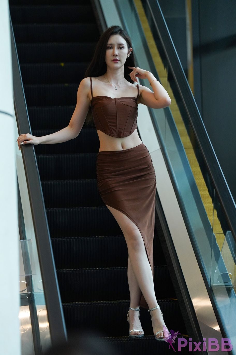 Featured Street Photography Works No.5457 long leg skirt PixiBB.COM 113