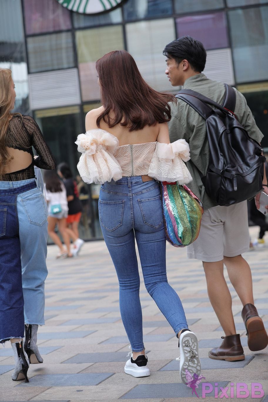 Featured Street Photography Works No.5454 Youthful and beautiful jeans PixiBB.COM 001