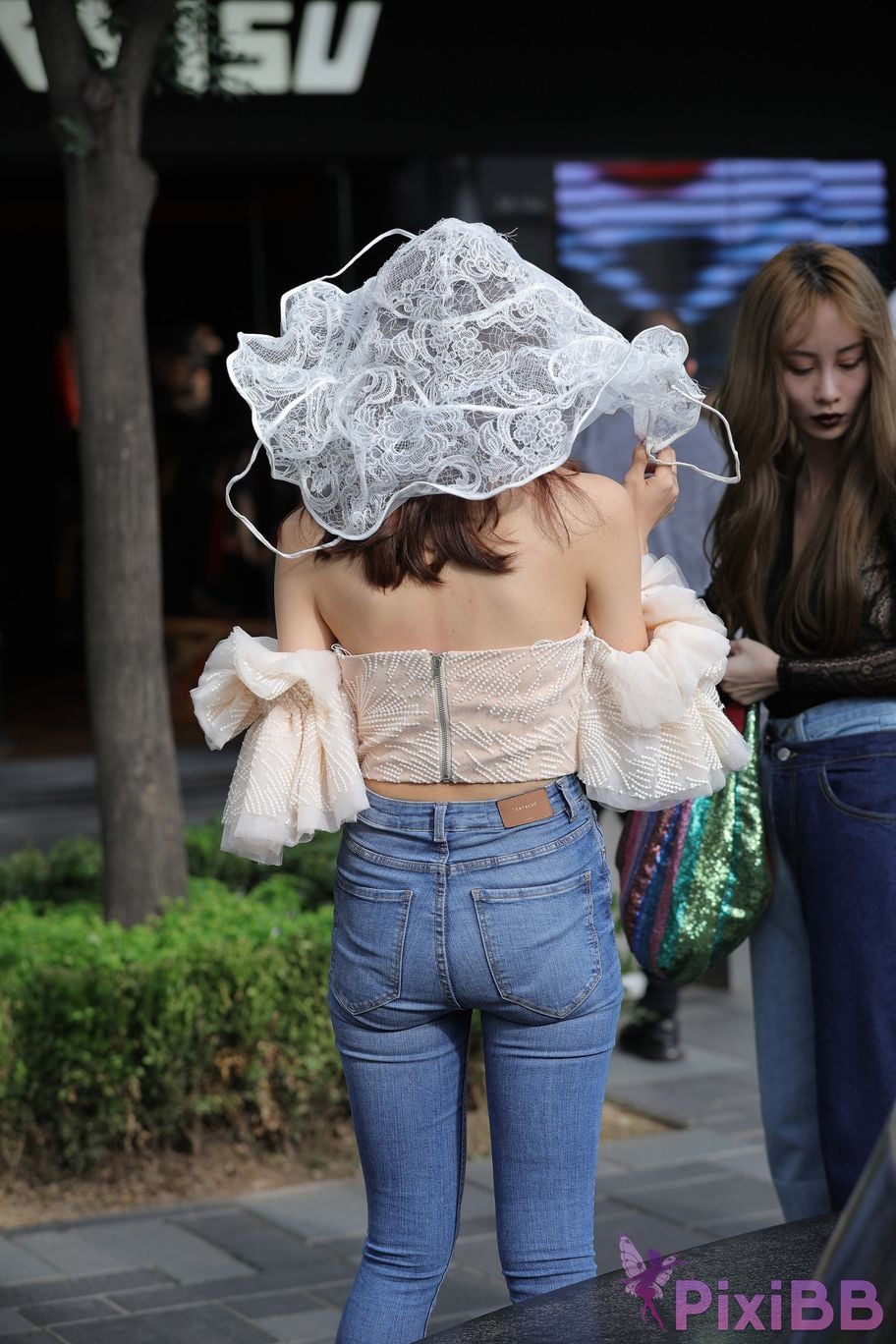 Featured Street Photography Works No.5454 Youthful and beautiful jeans PixiBB.COM 010