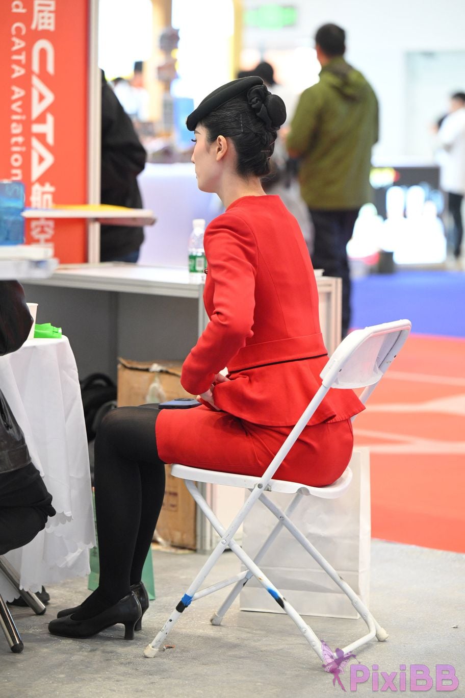 Featured Street Photography Works No.5468 Chinese red slightly thick black stockings stewardess PixiBB.COM 041