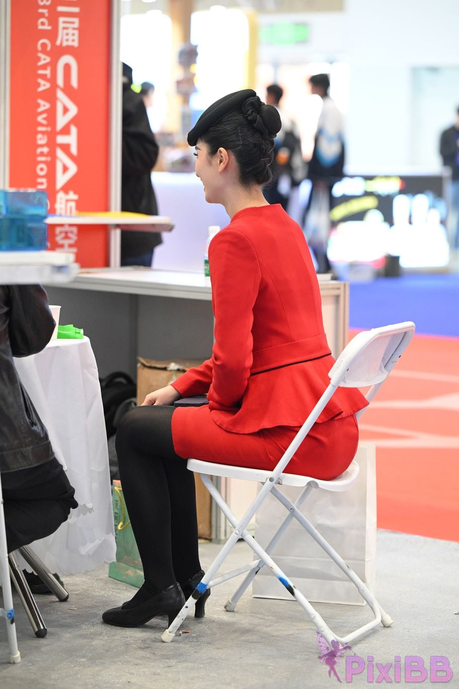 Featured Street Photography Works No.5468 Chinese red slightly thick black stockings stewardess PixiBB.COM 053