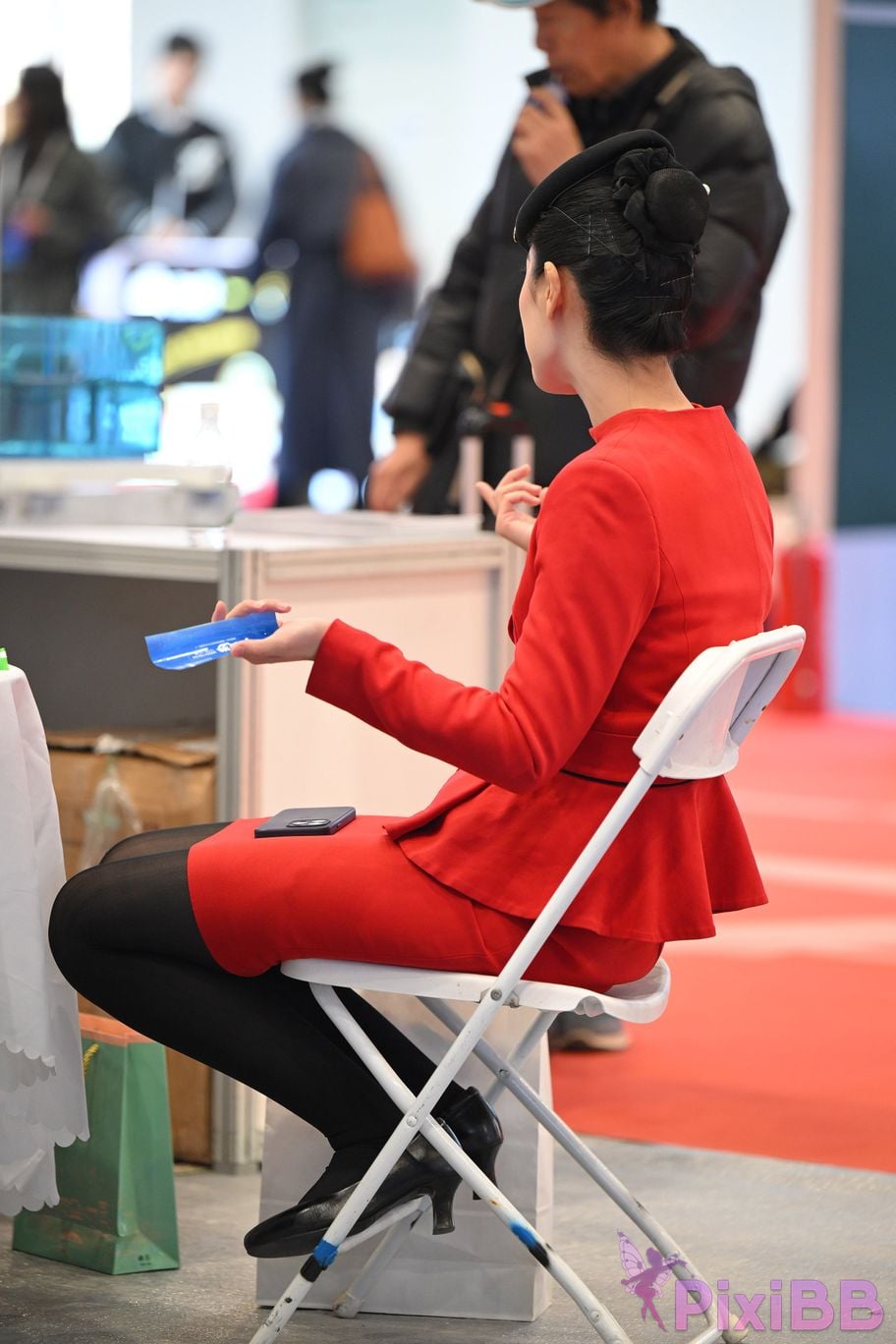 Featured Street Photography Works No.5468 Chinese red slightly thick black stockings stewardess PixiBB.COM 062