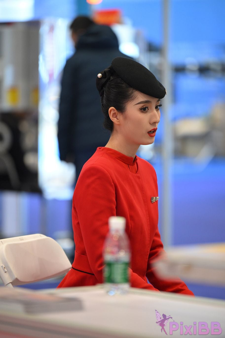 Featured Street Photography Works No.5468 Chinese red slightly thick black stockings stewardess PixiBB.COM 064