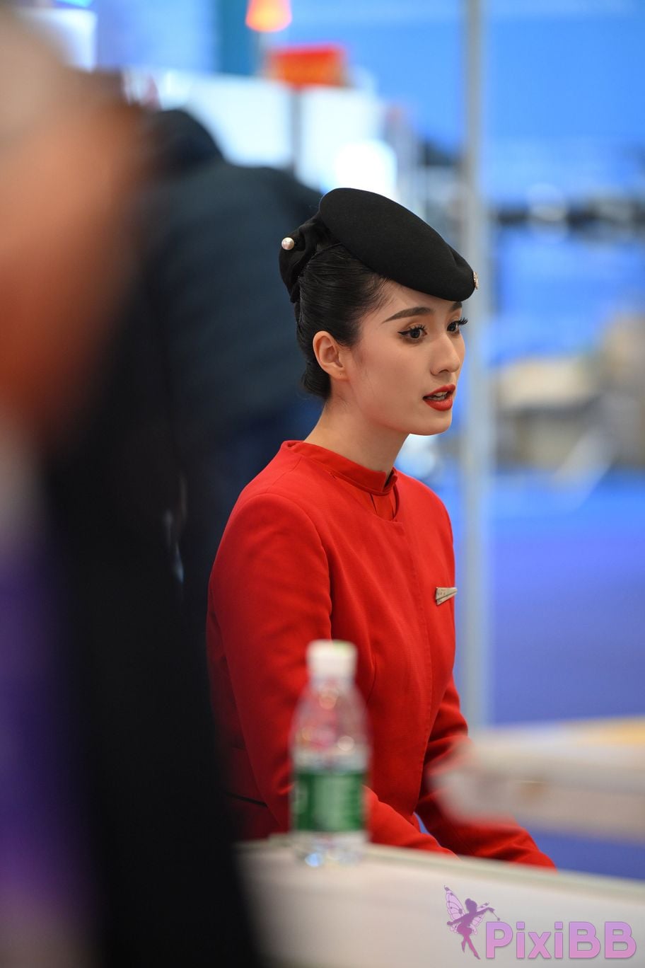 Featured Street Photography Works No.5468 Chinese red slightly thick black stockings stewardess PixiBB.COM 067
