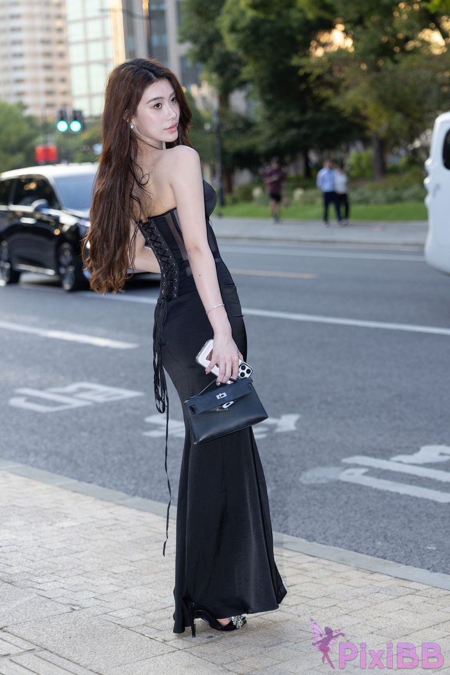 Featured Street Photography Works No.5470 black long skirt PixiBB.COM 068