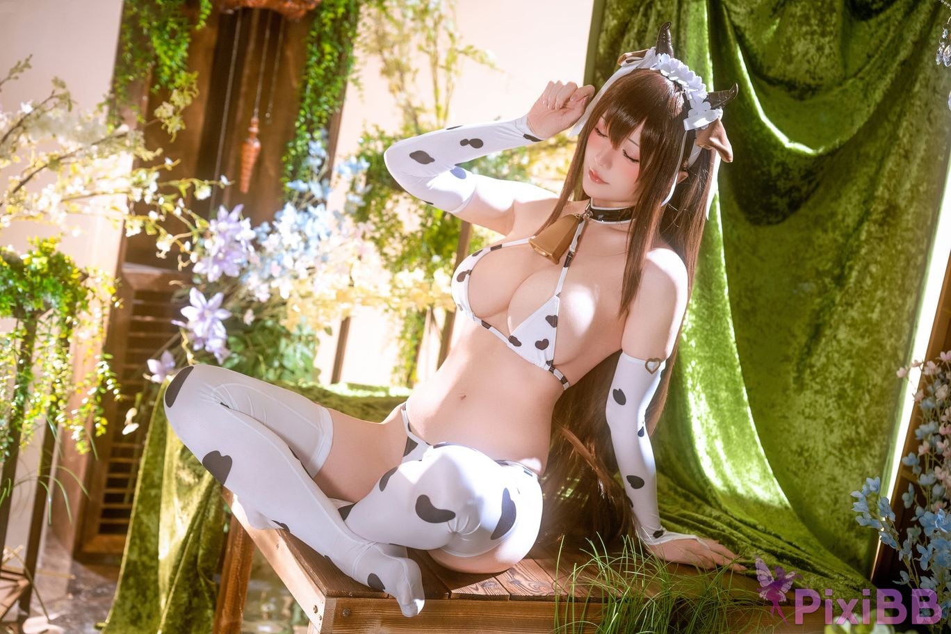 Cosplayer The star is late Hoshilily azur lane Kashino cow bikini PixiBB.COM 008