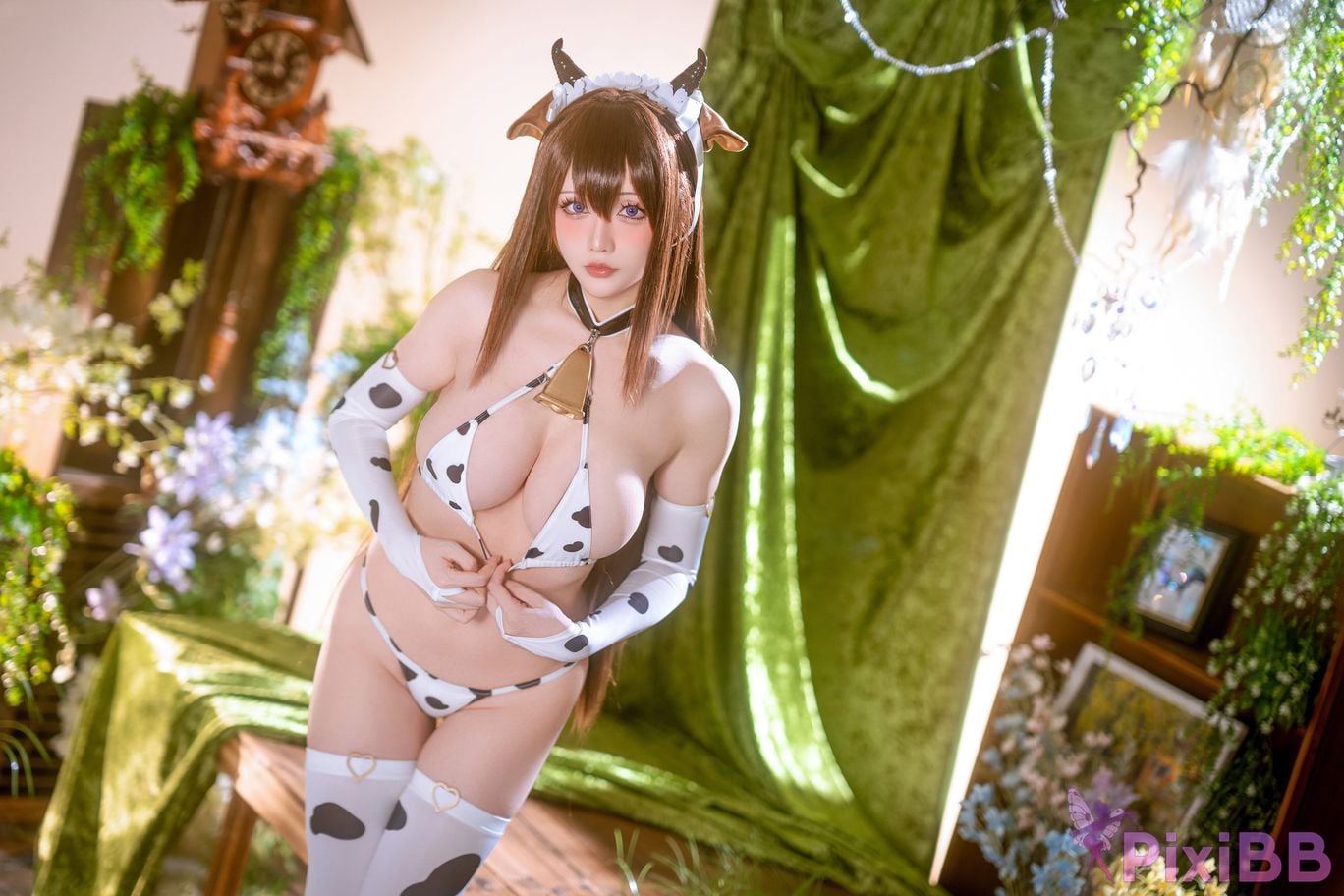 Cosplayer The star is late Hoshilily azur lane Kashino cow bikini PixiBB.COM 023