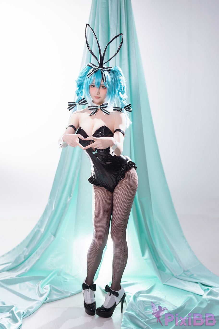 Cosplay Star of Hoshilily Hatsune Miku Bunny Girl PixiBB.COM 001