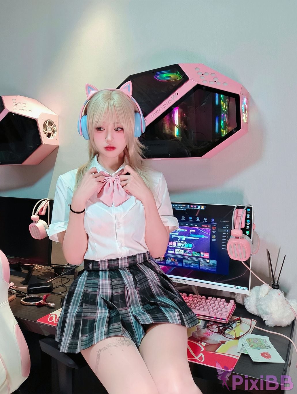 Cosplayer Mochi is delicious esports girlfriend PixiBB.COM 007