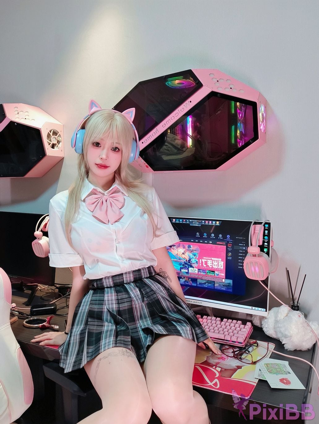 Cosplayer Mochi is delicious esports girlfriend PixiBB.COM 020