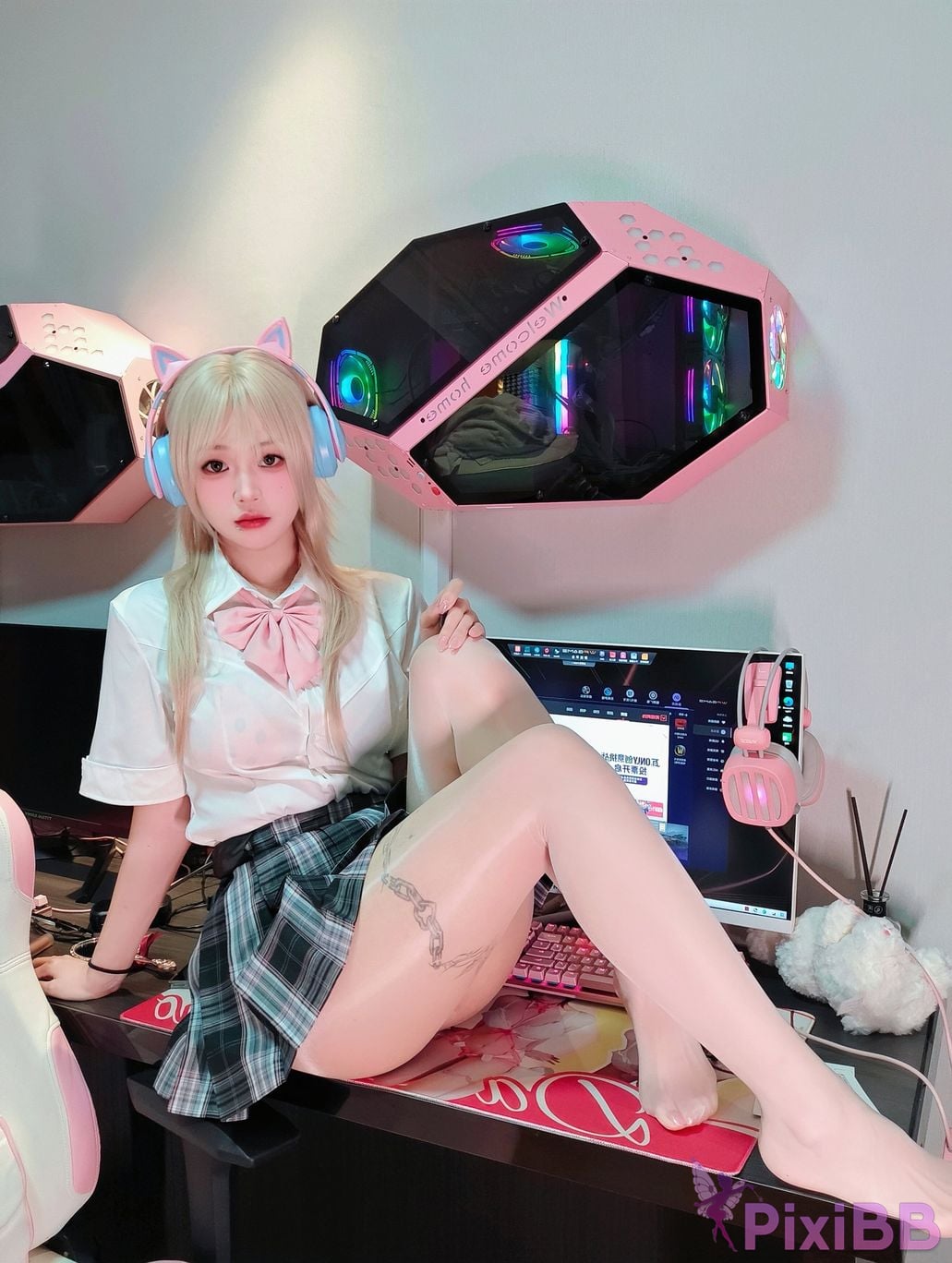 Cosplayer Mochi is delicious esports girlfriend PixiBB.COM 031