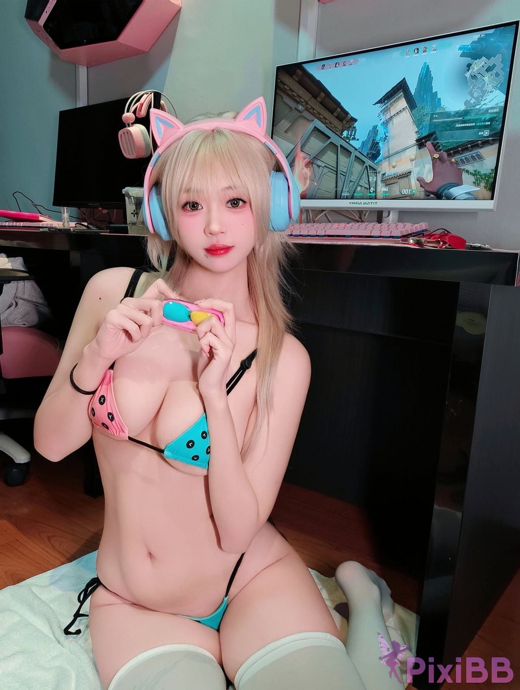 Cosplayer Mochi is delicious esports girlfriend PixiBB.COM 035