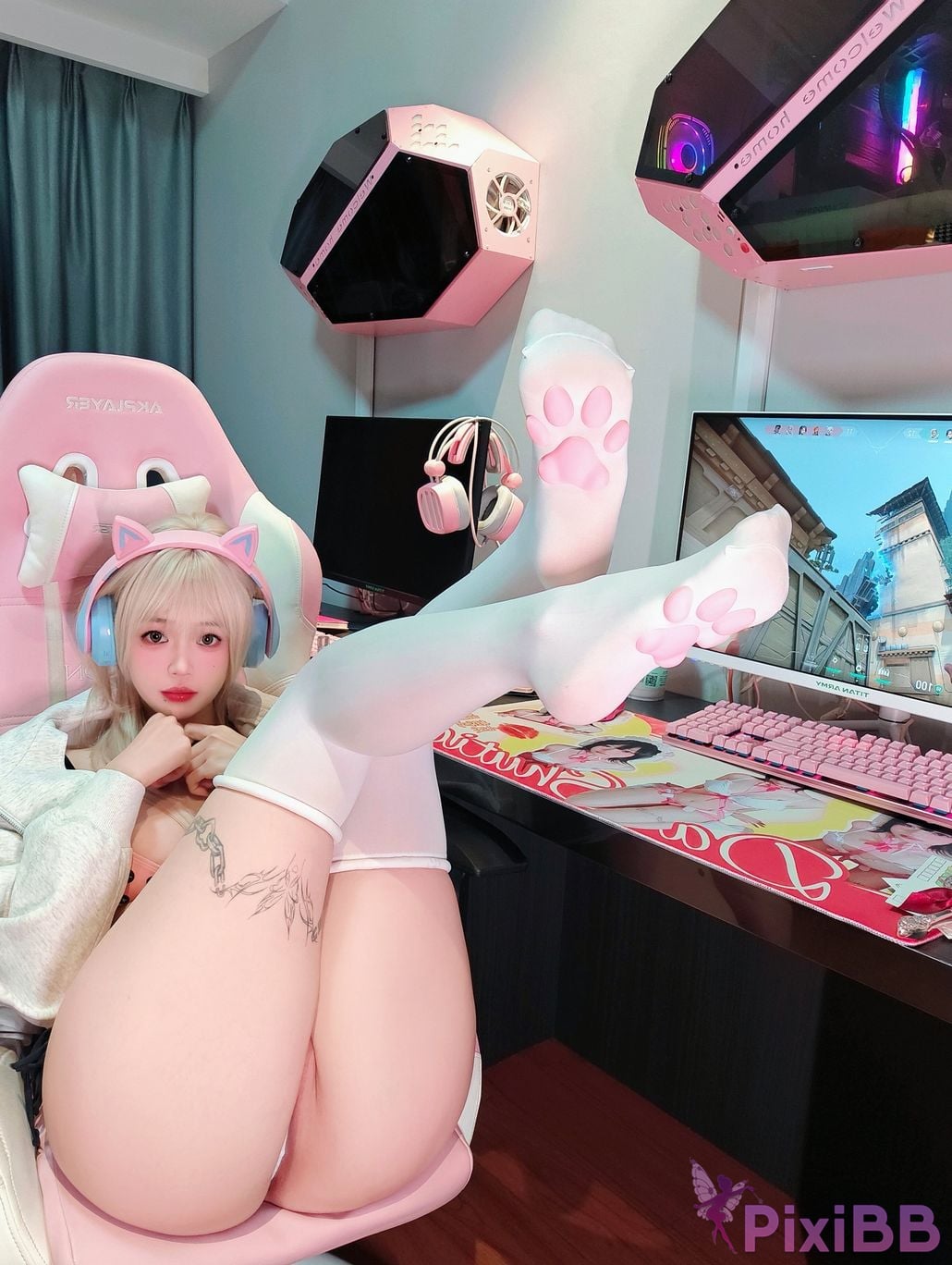 Cosplayer Mochi is delicious esports girlfriend PixiBB.COM 050