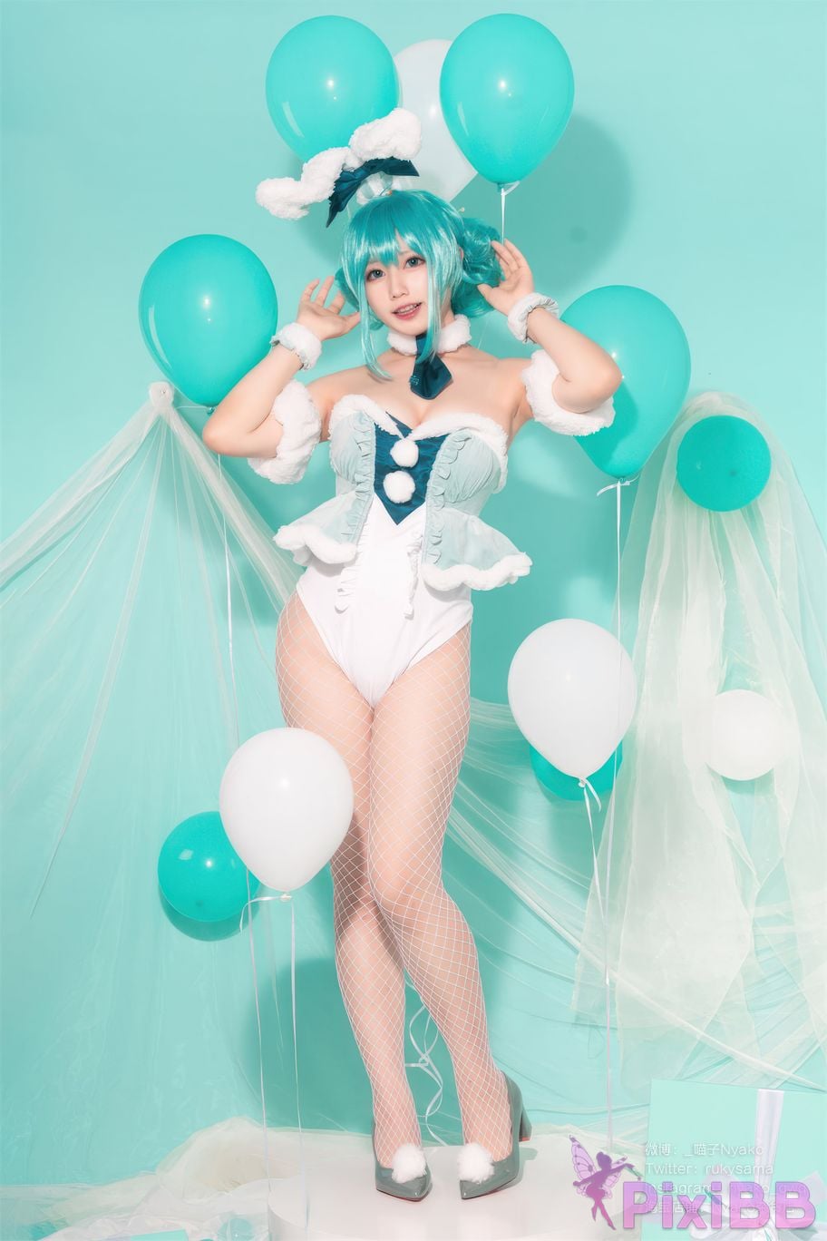 Coser Nyako PixiBB.COM 021