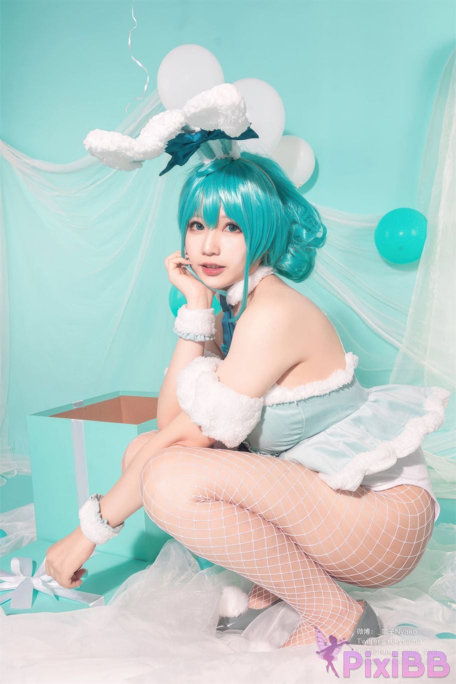 Coser Nyako PixiBB.COM 023