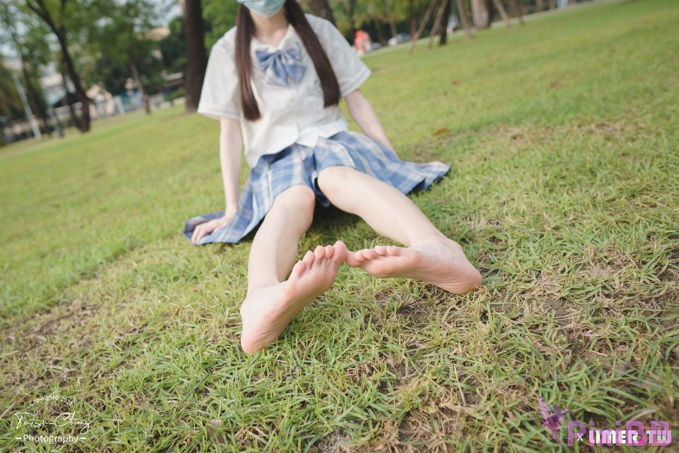 Limerence Original No.109 JK Girls bare feet in white cotton stockings Baiyu Park PixiBB.COM 002