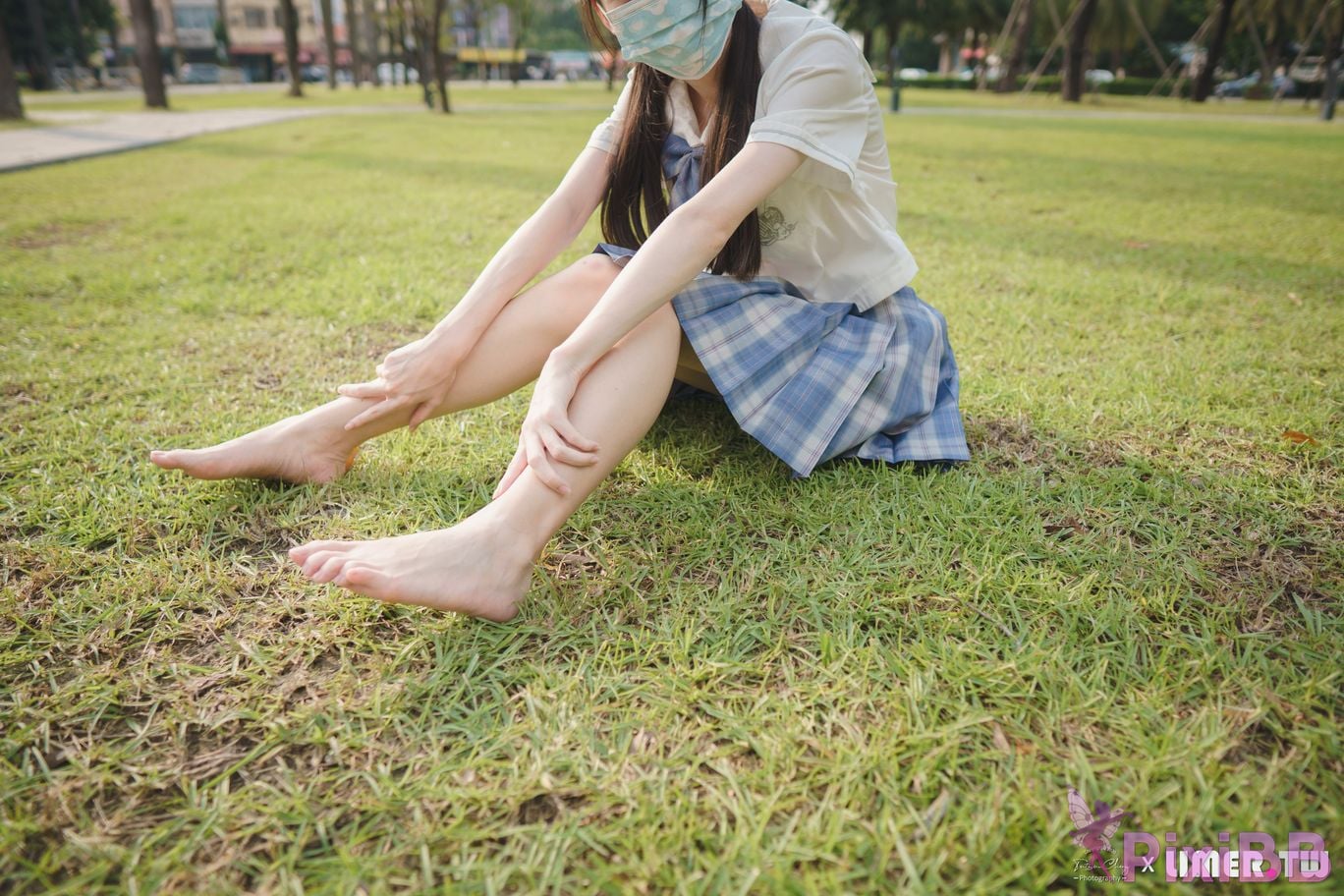 Limerence Original No.109 JK Girls bare feet in white cotton stockings Baiyu Park PixiBB.COM 004