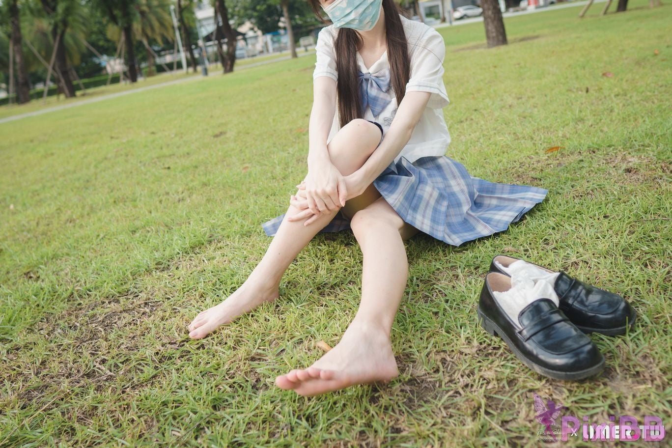 Limerence Original No.109 JK Girls bare feet in white cotton stockings Baiyu Park PixiBB.COM 006