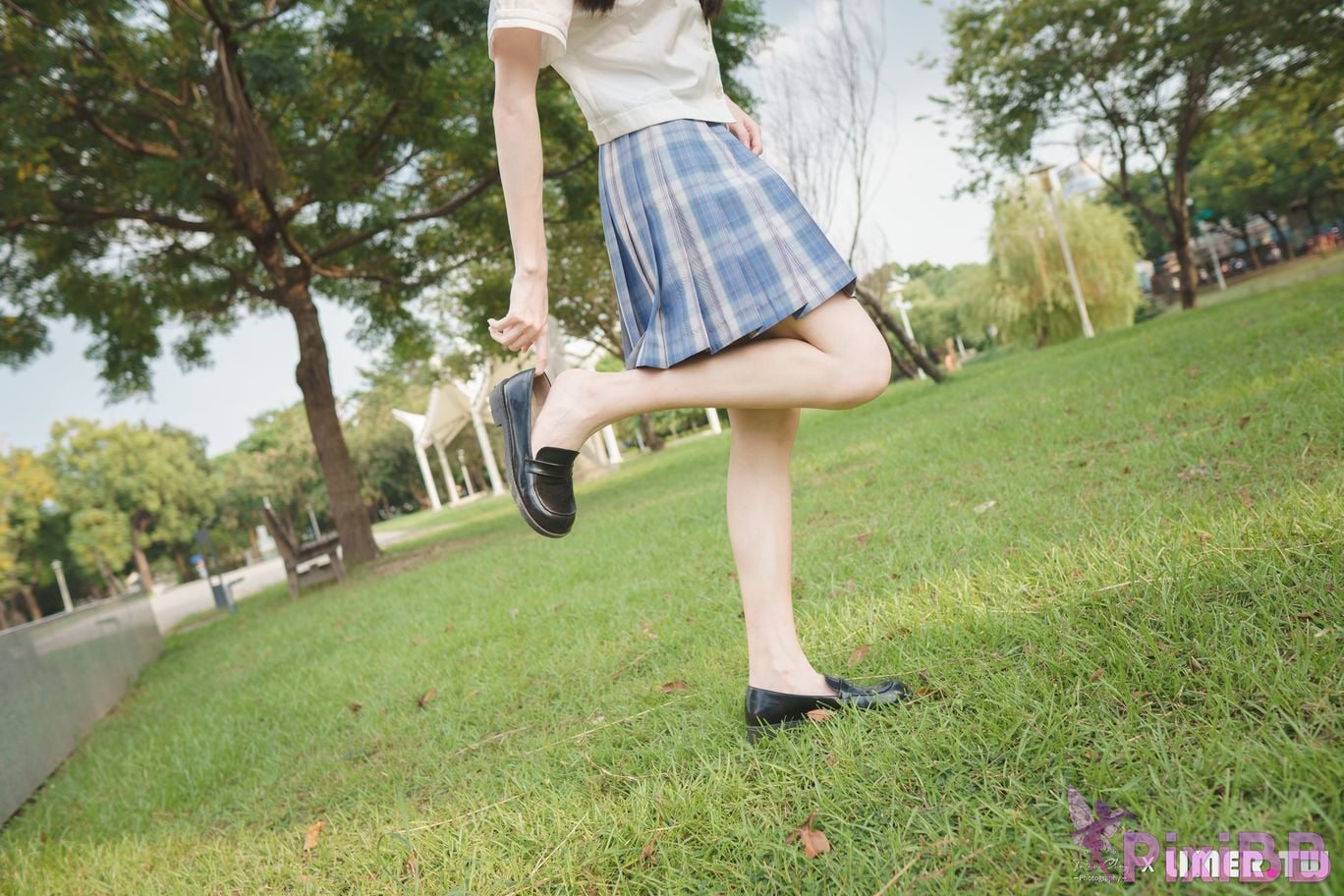 Limerence Original No.109 JK Girls bare feet in white cotton stockings Baiyu Park PixiBB.COM 008