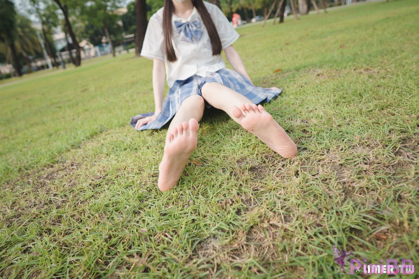 Limerence Original No.109 JK Girls bare feet in white cotton stockings Baiyu Park PixiBB.COM 009