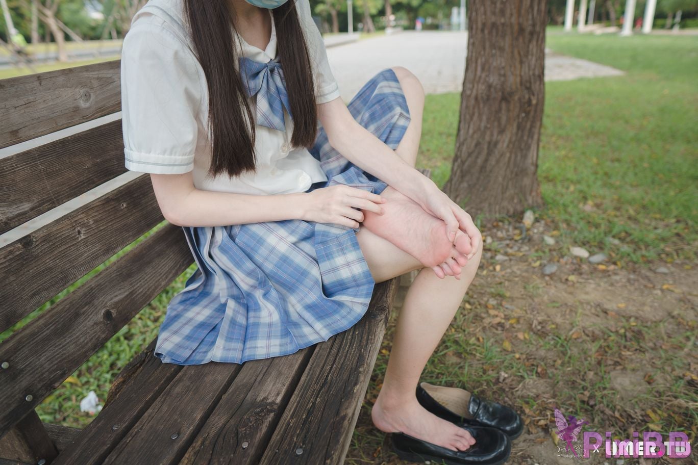 Limerence Original No.109 JK Girls bare feet in white cotton stockings Baiyu Park PixiBB.COM 025
