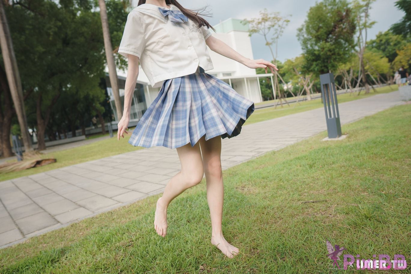 Limerence Original No.109 JK Girls bare feet in white cotton stockings Baiyu Park PixiBB.COM 053