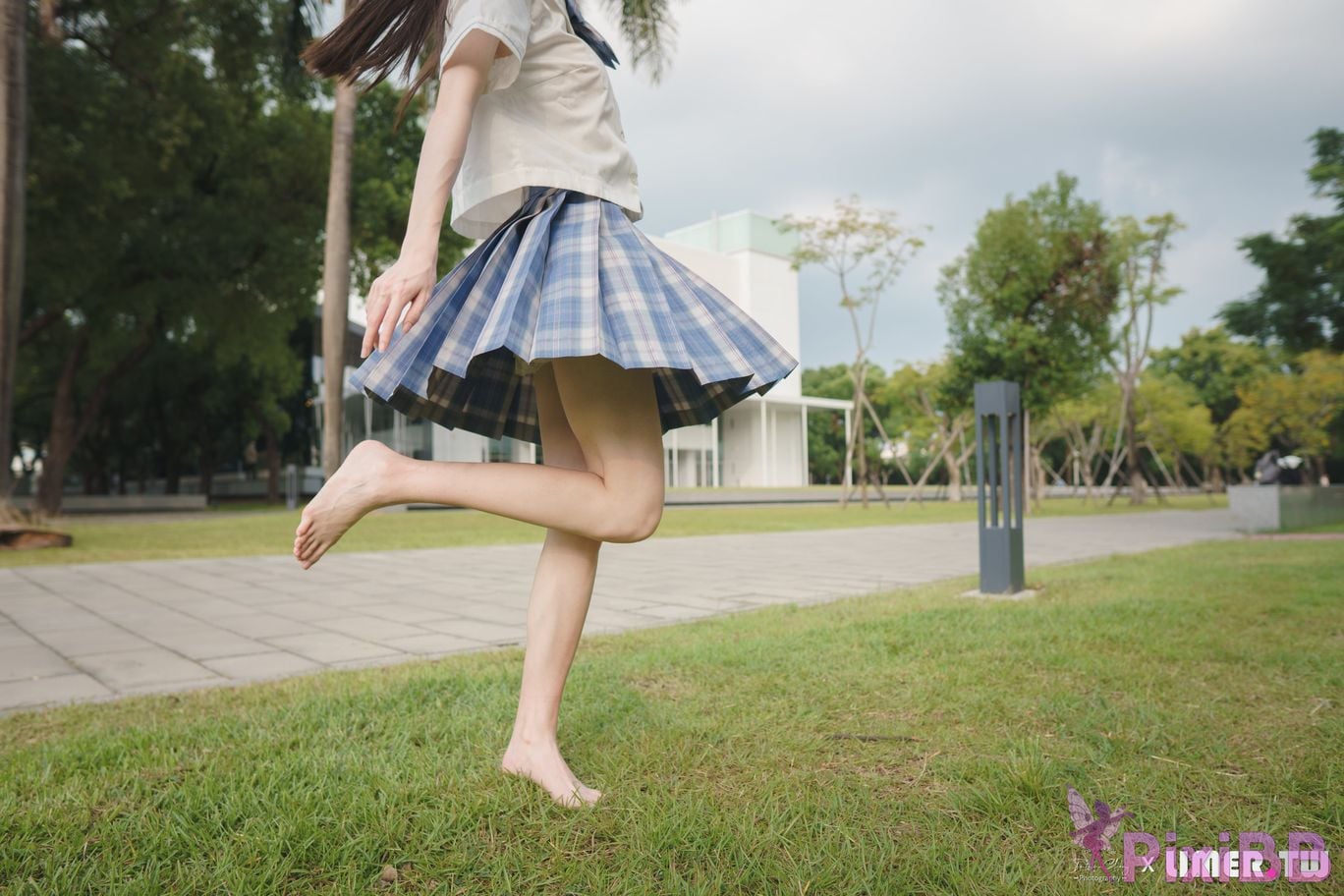 Limerence Original No.109 JK Girls bare feet in white cotton stockings Baiyu Park PixiBB.COM 060