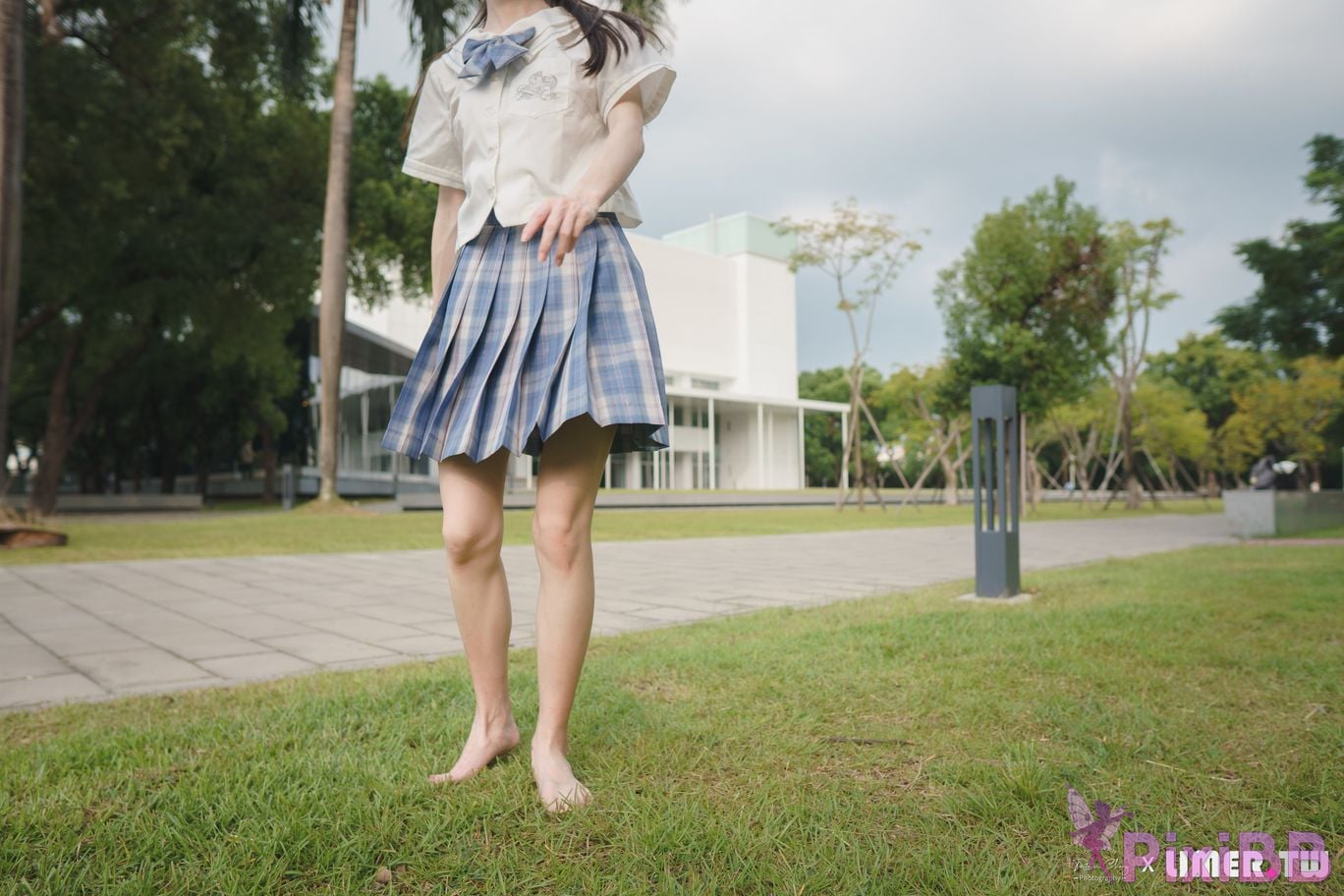 Limerence Original No.109 JK Girls bare feet in white cotton stockings Baiyu Park PixiBB.COM 065