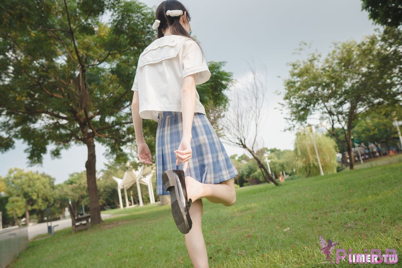 Limerence Original No.109 JK Girls bare feet in white cotton stockings Baiyu Park PixiBB.COM 068