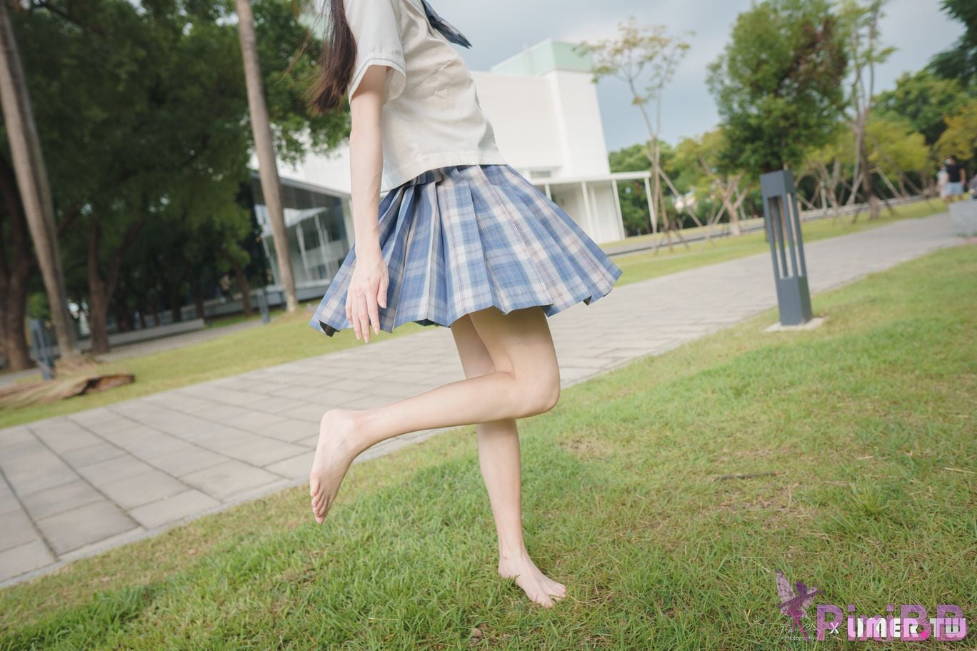 Limerence Original No.109 JK Girls bare feet in white cotton stockings Baiyu Park PixiBB.COM 072