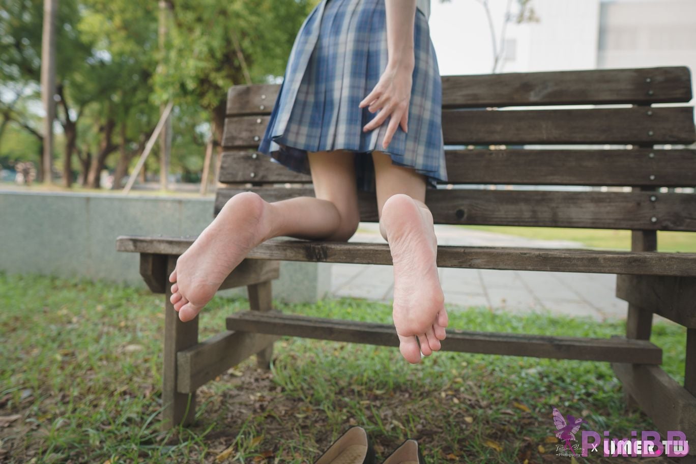 Limerence Original No.109 JK Girls bare feet in white cotton stockings Baiyu Park PixiBB.COM 100