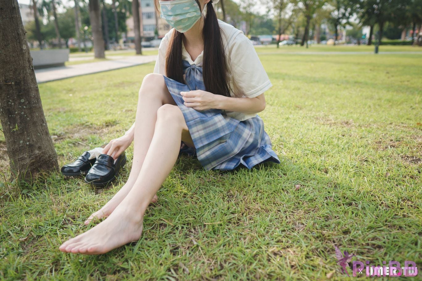 Limerence Original No.109 JK Girls bare feet in white cotton stockings Baiyu Park PixiBB.COM 116