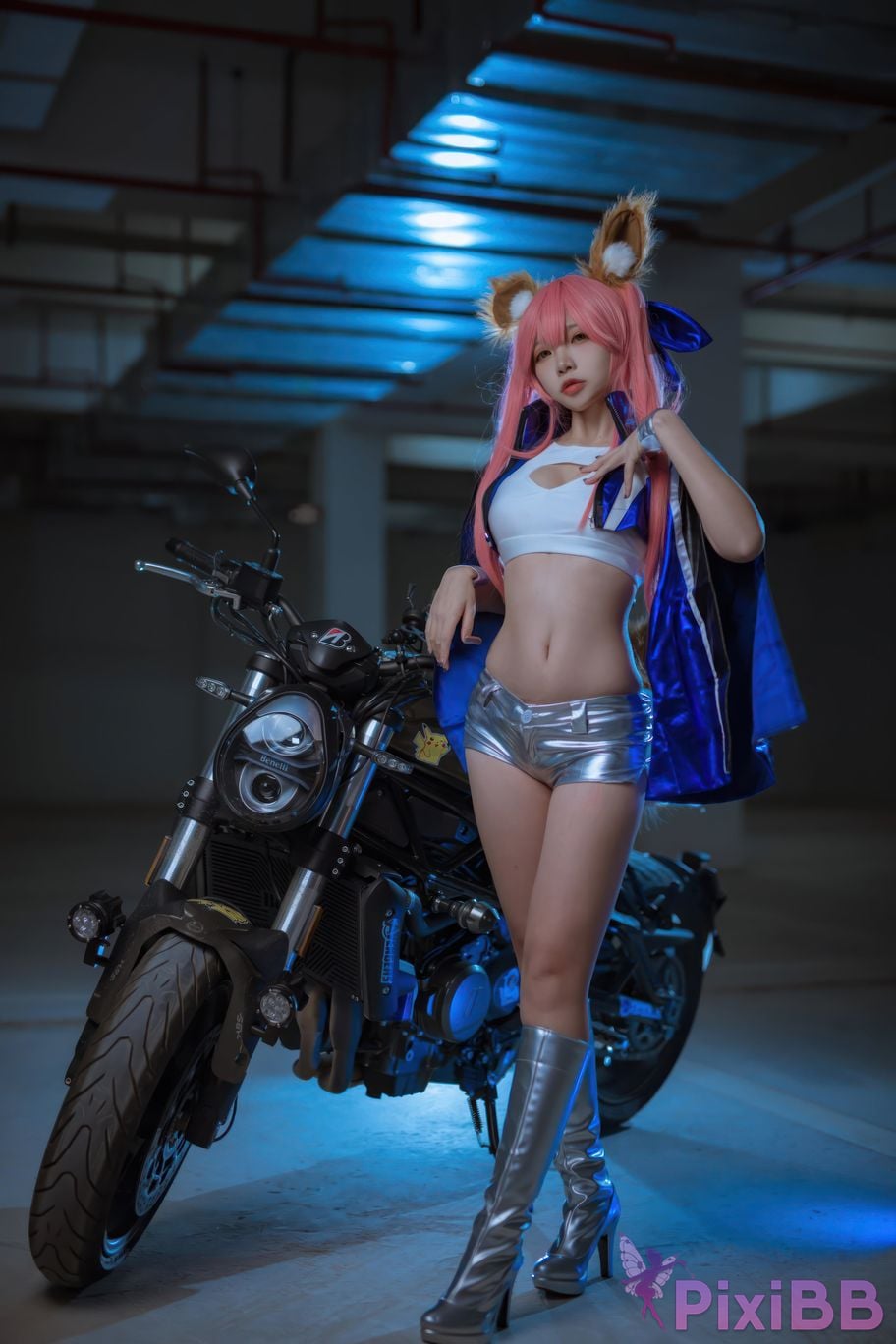 Cosplayer Second Assistant Nisa FGO Tamamoae Racing Suit PixiBB.COM 007