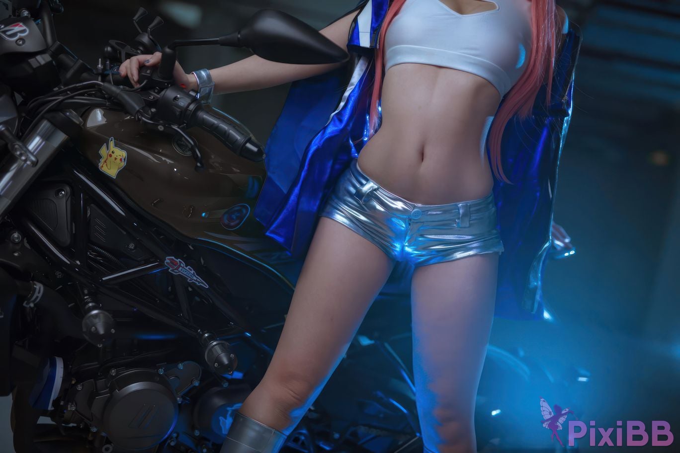 Cosplayer Second Assistant Nisa FGO Tamamoae Racing Suit PixiBB.COM 025