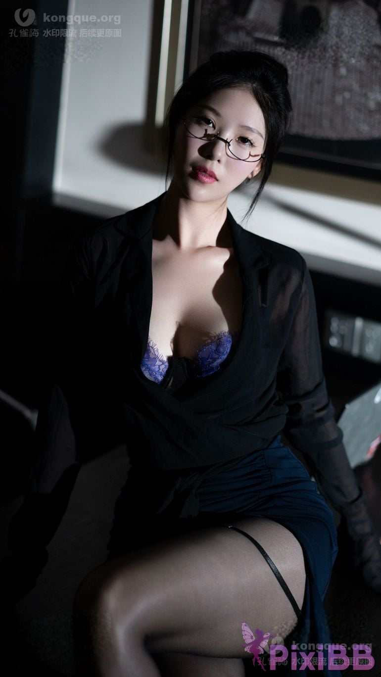 Cosplayer Dou Niang Li Shi secretary glasses girl PixiBB.COM 009