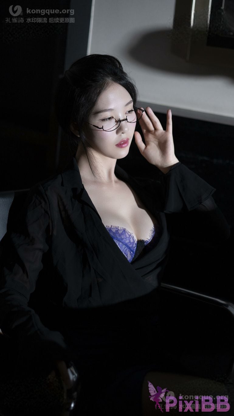 Cosplayer Dou Niang Li Shi secretary glasses girl PixiBB.COM 017