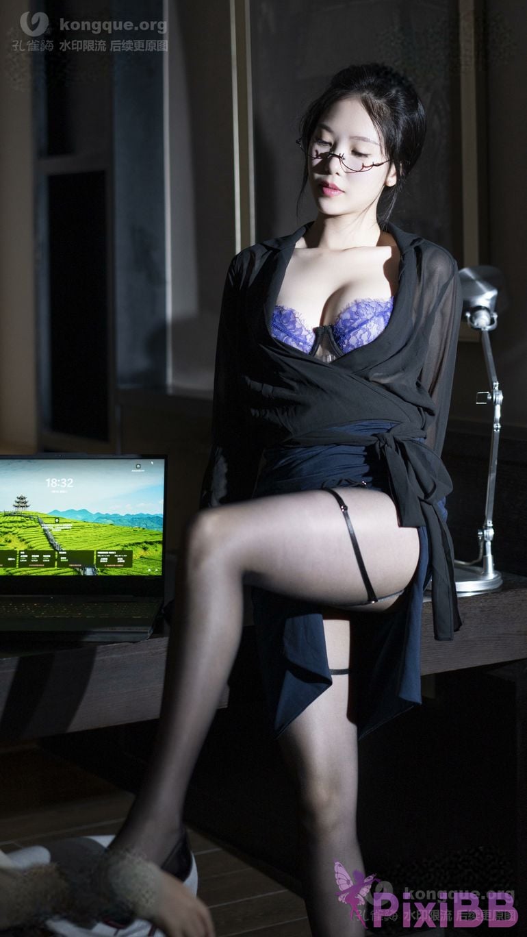 Cosplayer Dou Niang Li Shi secretary glasses girl PixiBB.COM 022