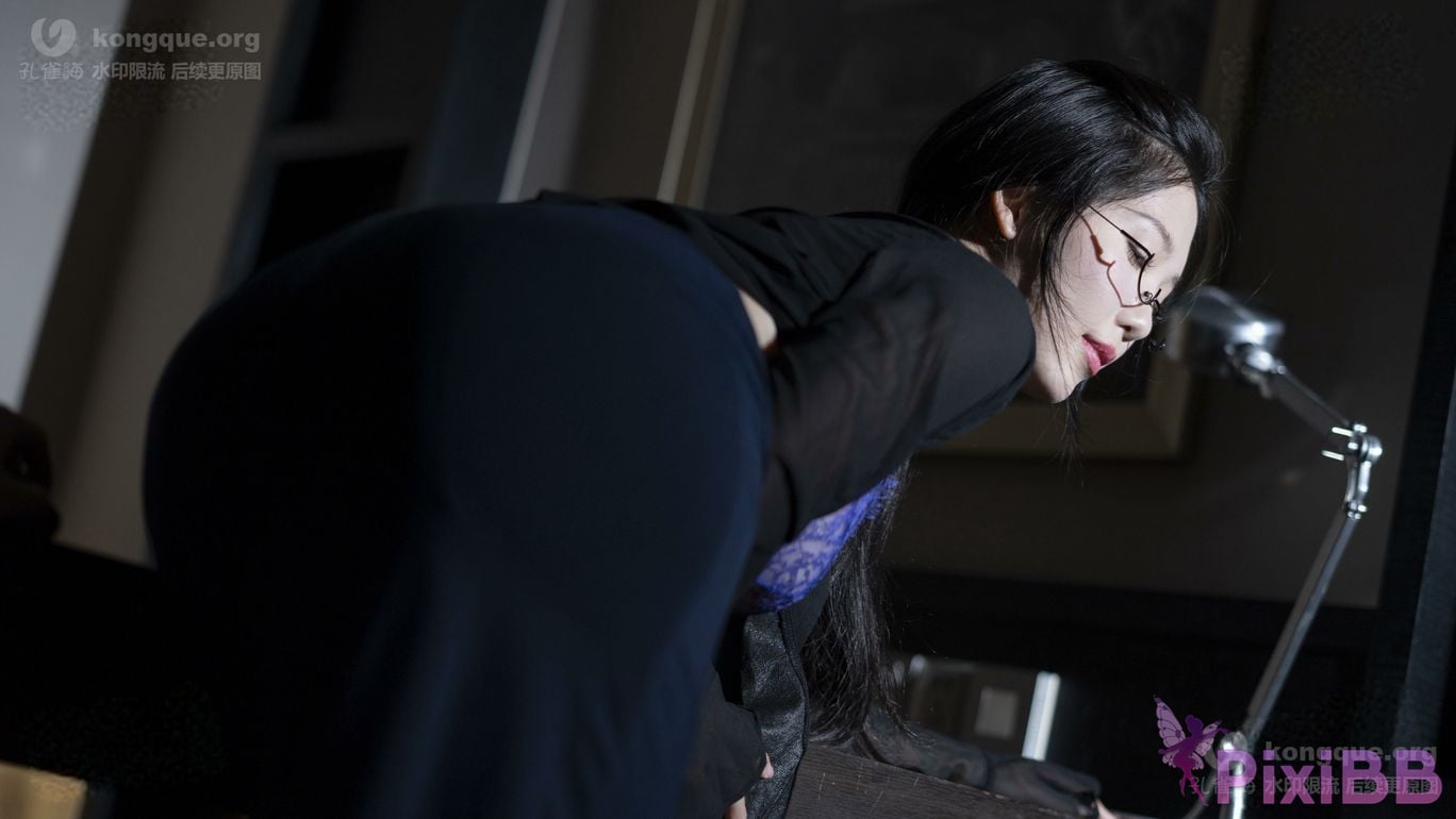 Cosplayer Dou Niang Li Shi secretary glasses girl PixiBB.COM 035