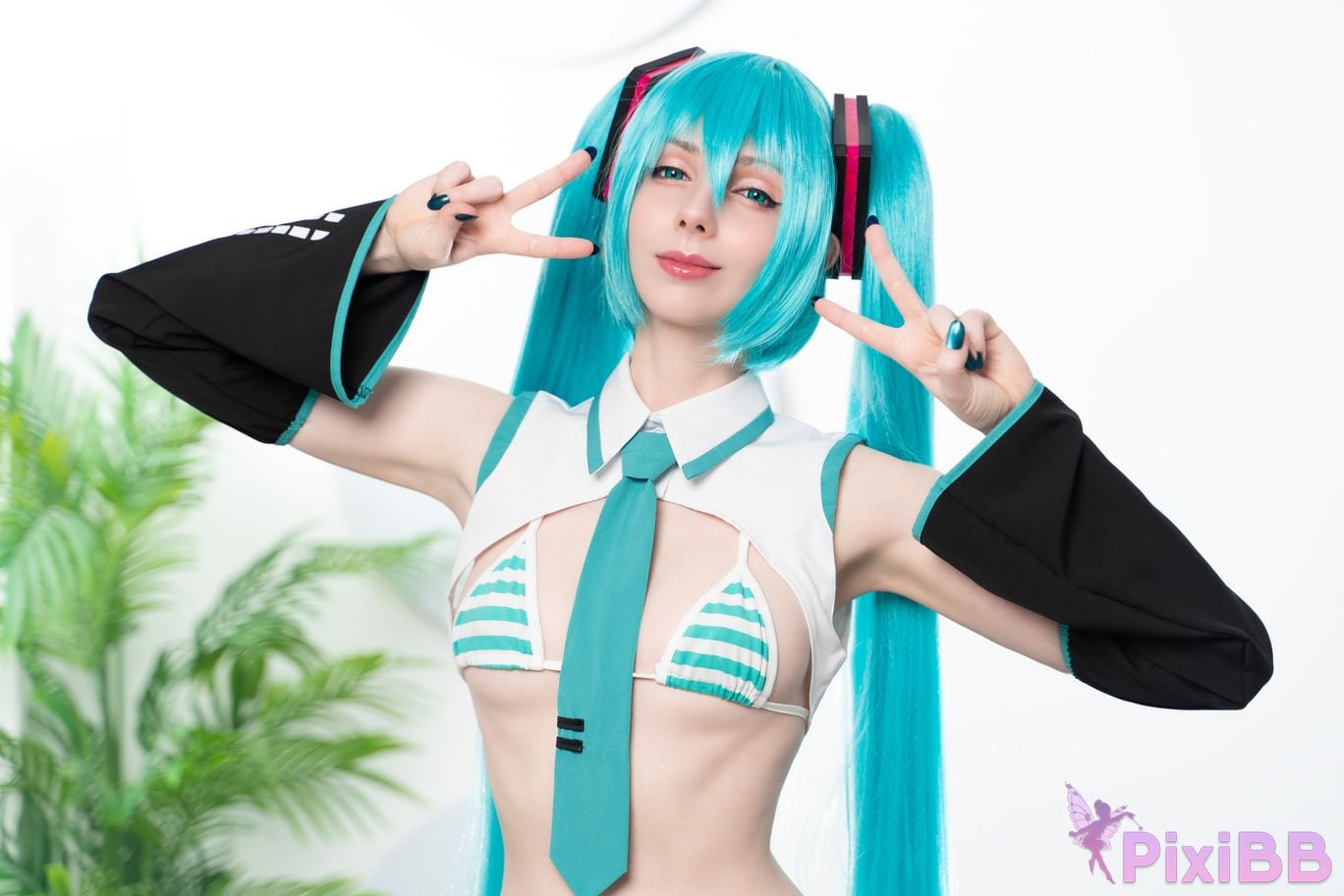 Victoria Lirell Hatsune Miku PixiBB.COM 24