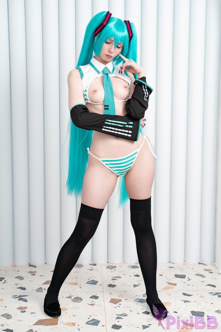Victoria Lirell Hatsune Miku PixiBB.COM 7