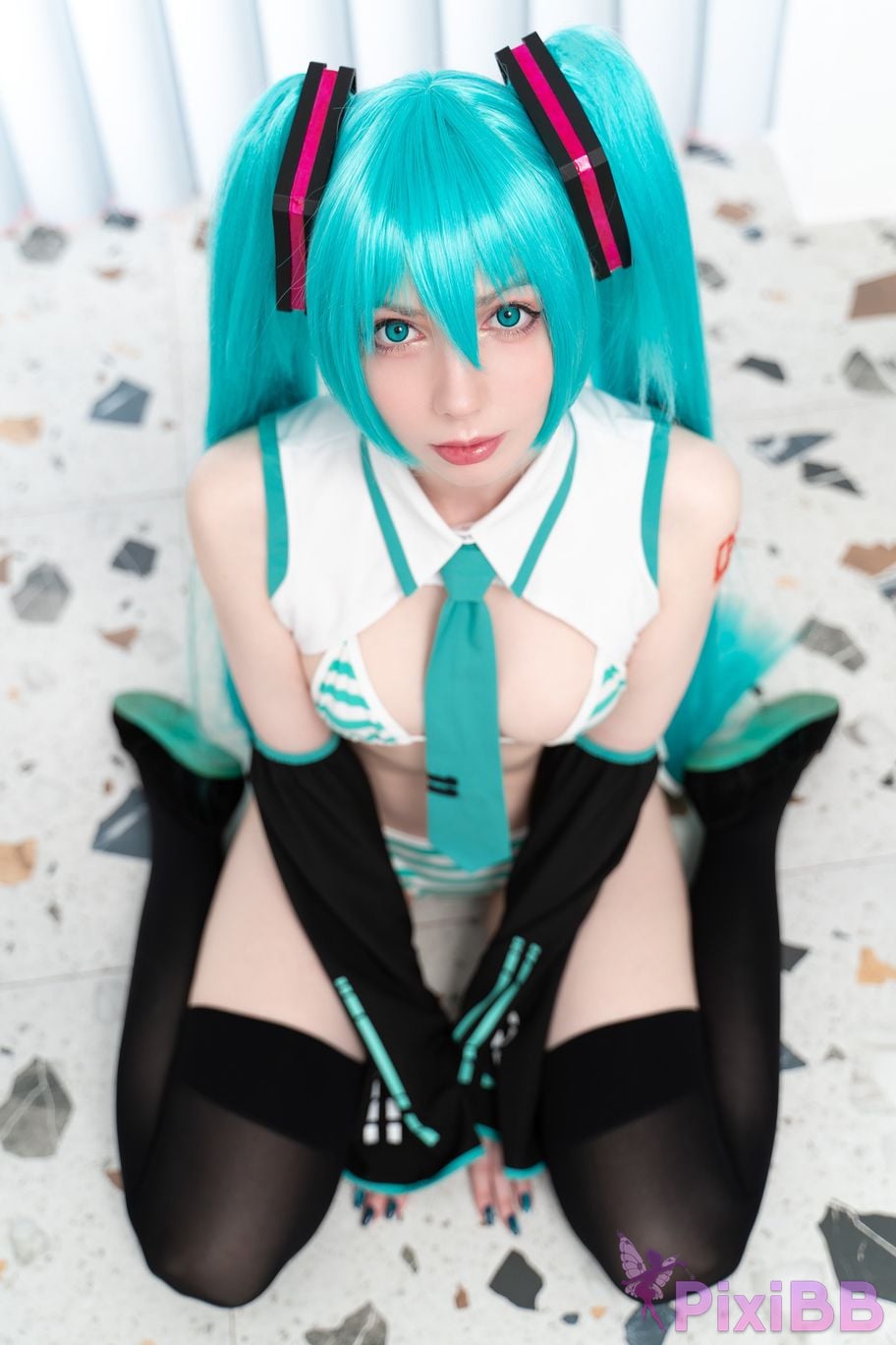 Victoria Lirell Hatsune Miku PixiBB.COM