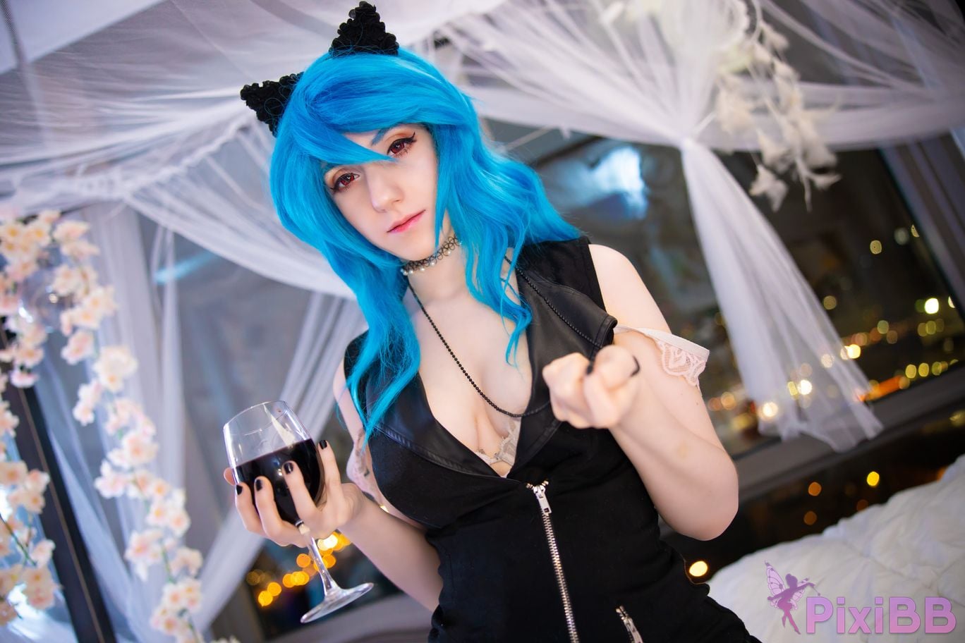 Lana Rain Classy Bedroom PixiBB.COM