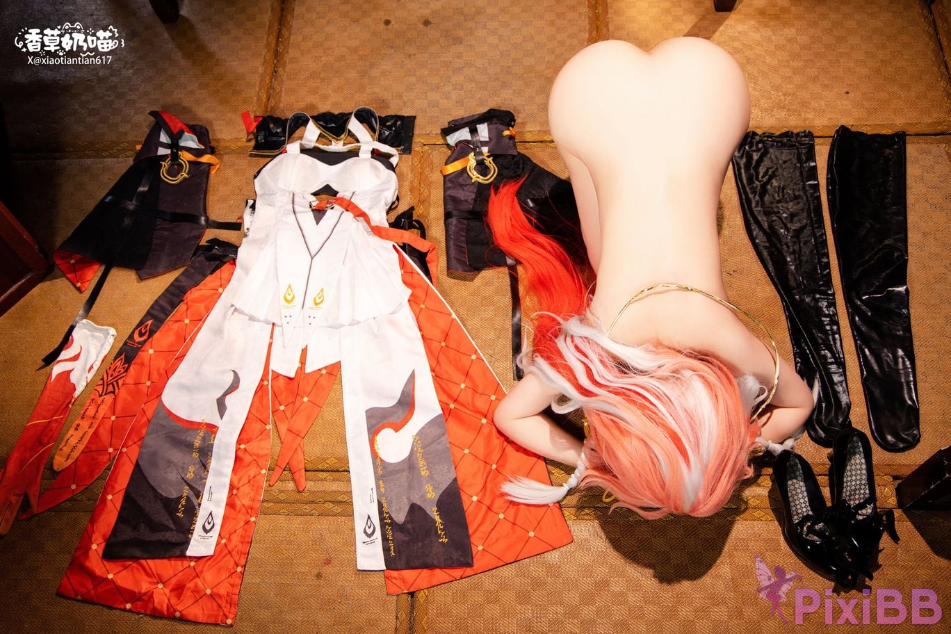 Cosplayer Vanilla Milk Meow Changli Collectors Edition Interior view of Original Leather PixiBB.COM 022
