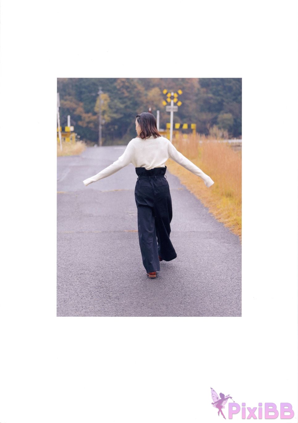 Japanese Idol Mei Nagano PHOTO BOOK in half blue PixiBB.COM 002