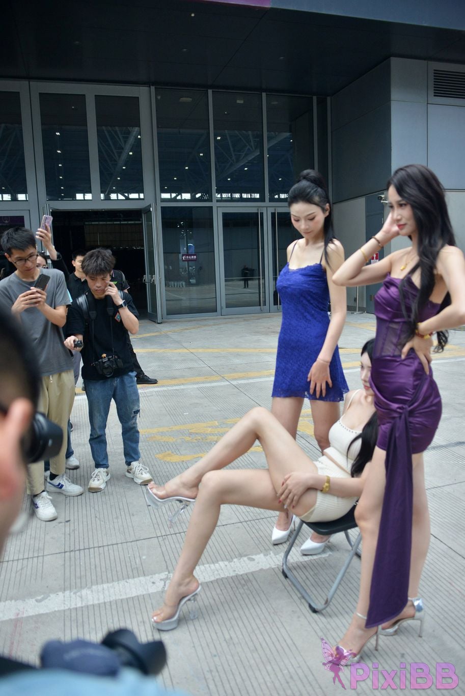 Featured Street Photography Works No.5471 three sisters PixiBB.COM 121