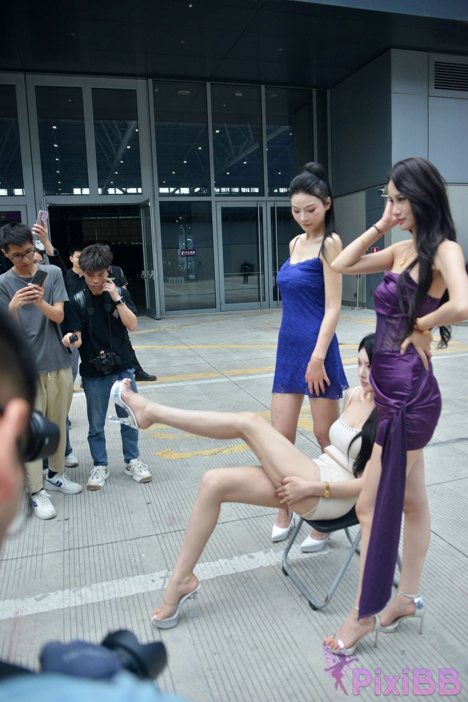 Featured Street Photography Works No.5471 three sisters PixiBB.COM 122