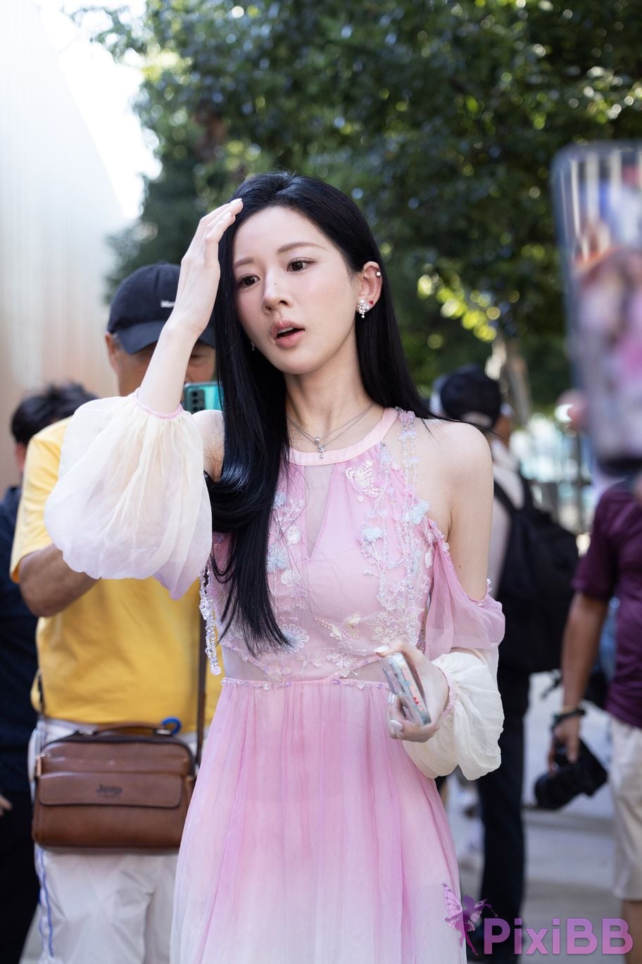 Featured Street Photography Works No.5472 Pink dress PixiBB.COM 008
