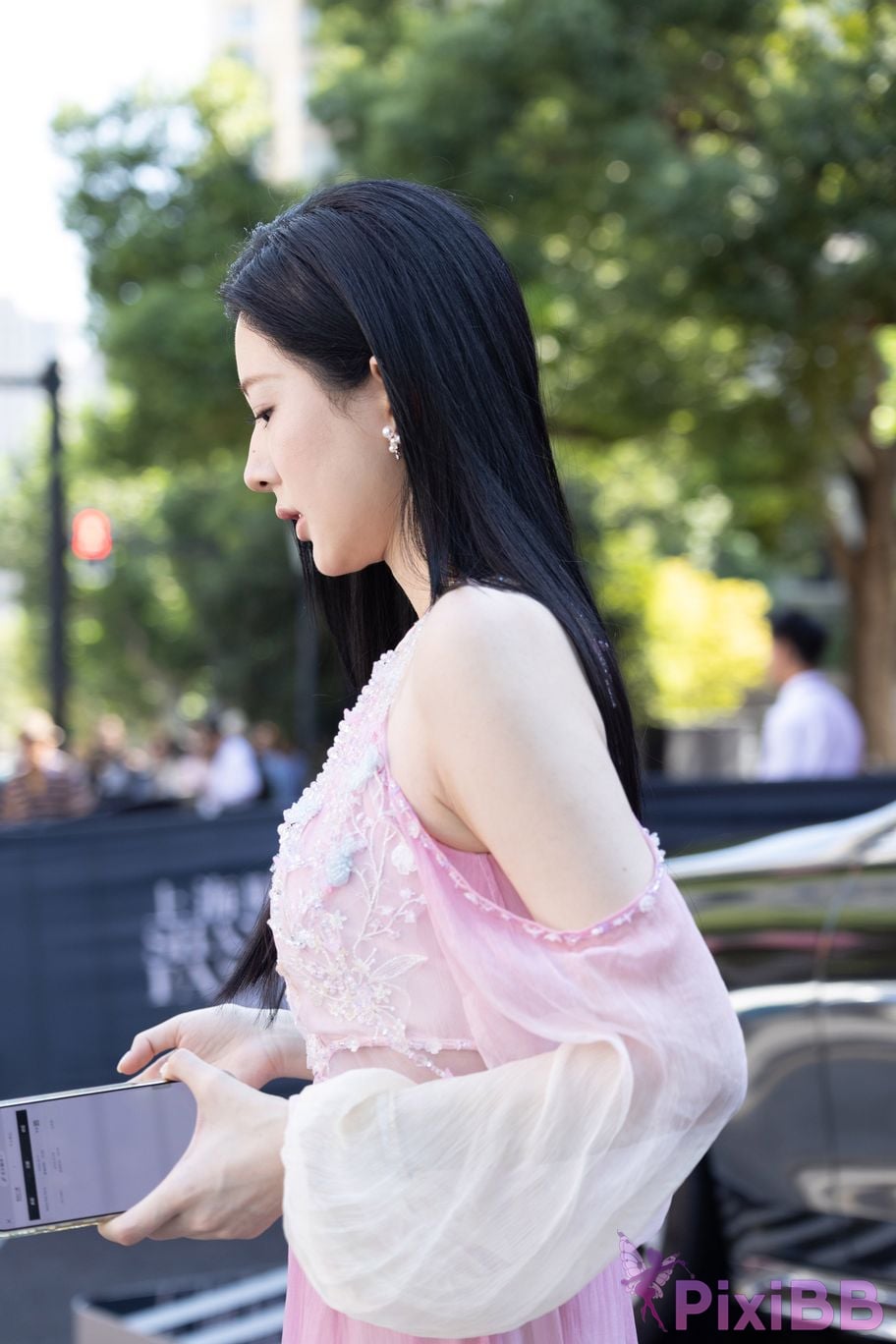 Featured Street Photography Works No.5472 Pink dress PixiBB.COM 014